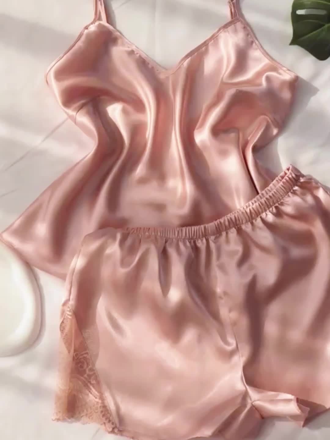 Contrast Lace Pajama Set, V Neck Backless Cami Top & Elastic Waistband Shorts, Women's Sleepwear & Loungewear.